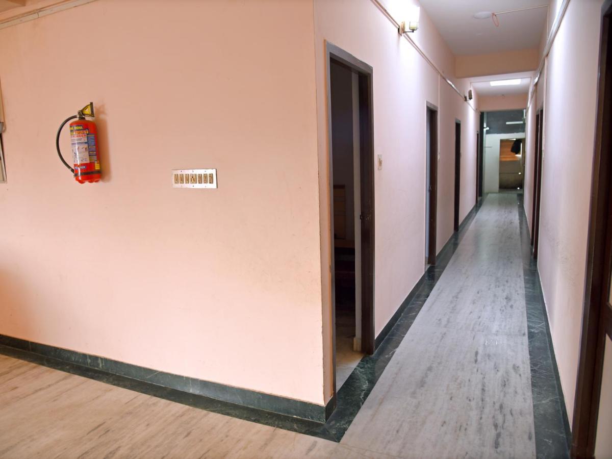 Hotel Aditya ปอนดิเชอรี ภายนอก รูปภาพ
