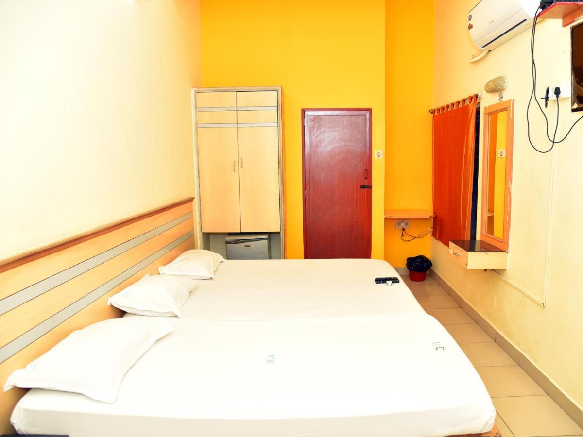 Hotel Aditya ปอนดิเชอรี ภายนอก รูปภาพ