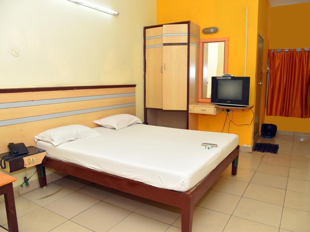 Hotel Aditya ปอนดิเชอรี ภายนอก รูปภาพ