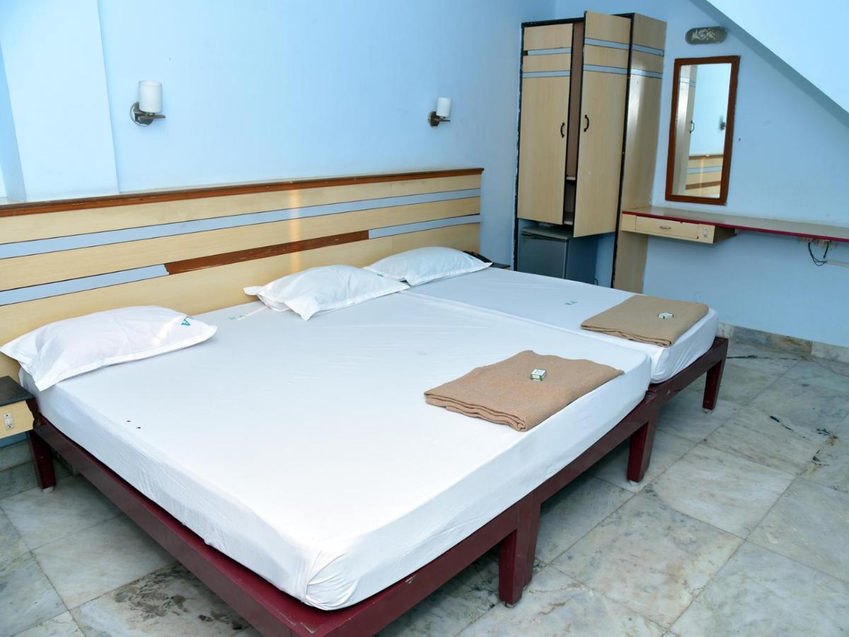 Hotel Aditya ปอนดิเชอรี ภายนอก รูปภาพ