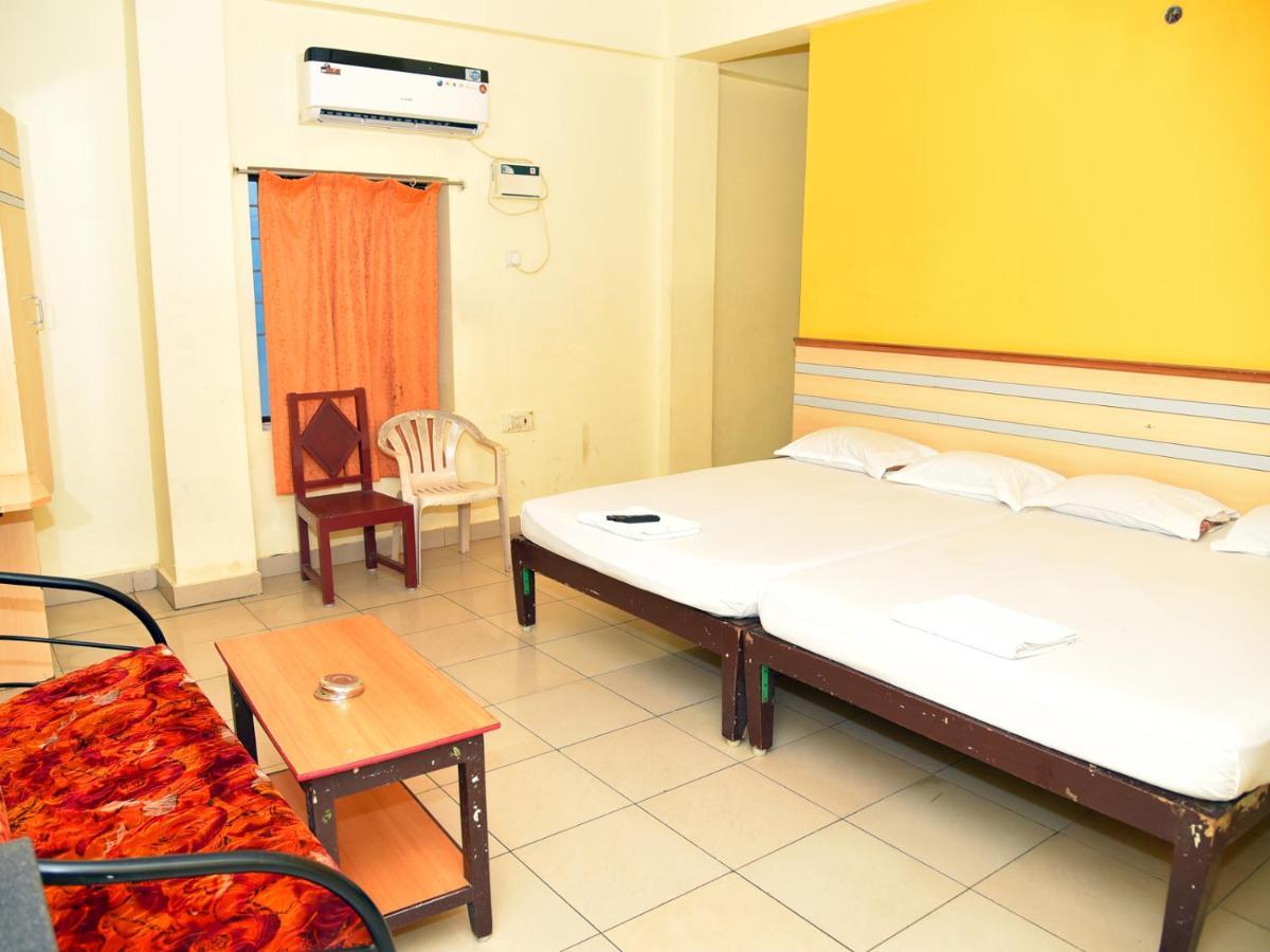 Hotel Aditya ปอนดิเชอรี ภายนอก รูปภาพ